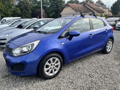 KIA – RIO – Berline – Essence sans plomb – Bleu