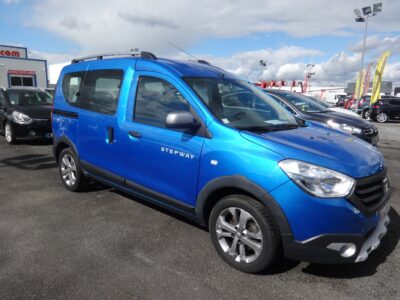 DACIA – DOKKER – Combiné – Essence sans plomb – Bleu