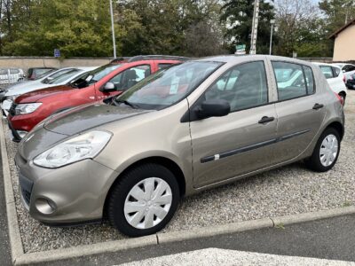 RENAULT – CLIO III – Berline – Diesel – Beige